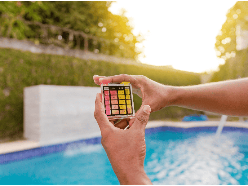 pH da Água da Piscina: Por Que Manter o Equilíbrio é Essencial para Saúde e Durabilidade
